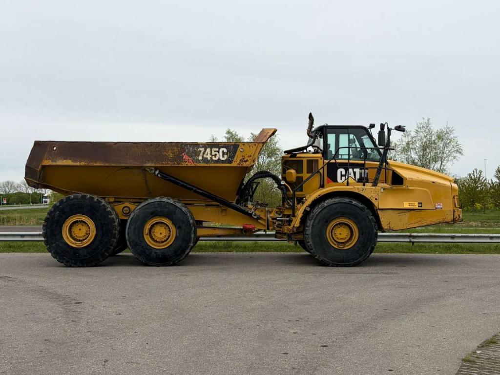 Caterpillar 745C Photo 6