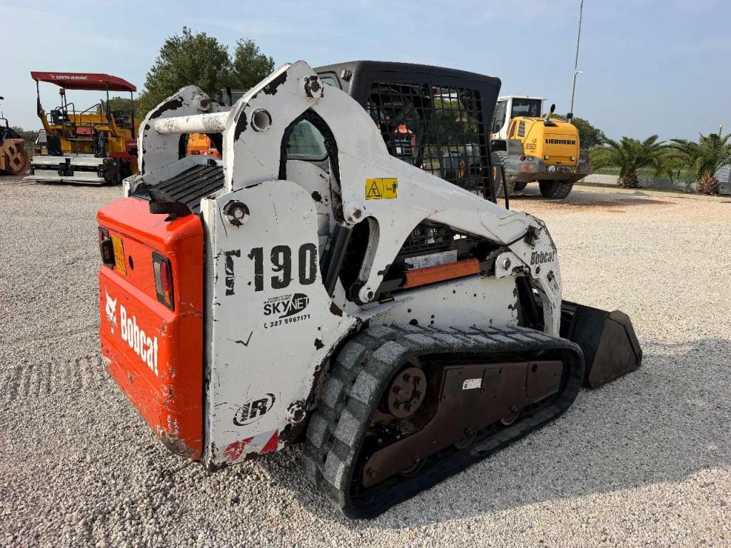 Bobcat T190 Photo 3