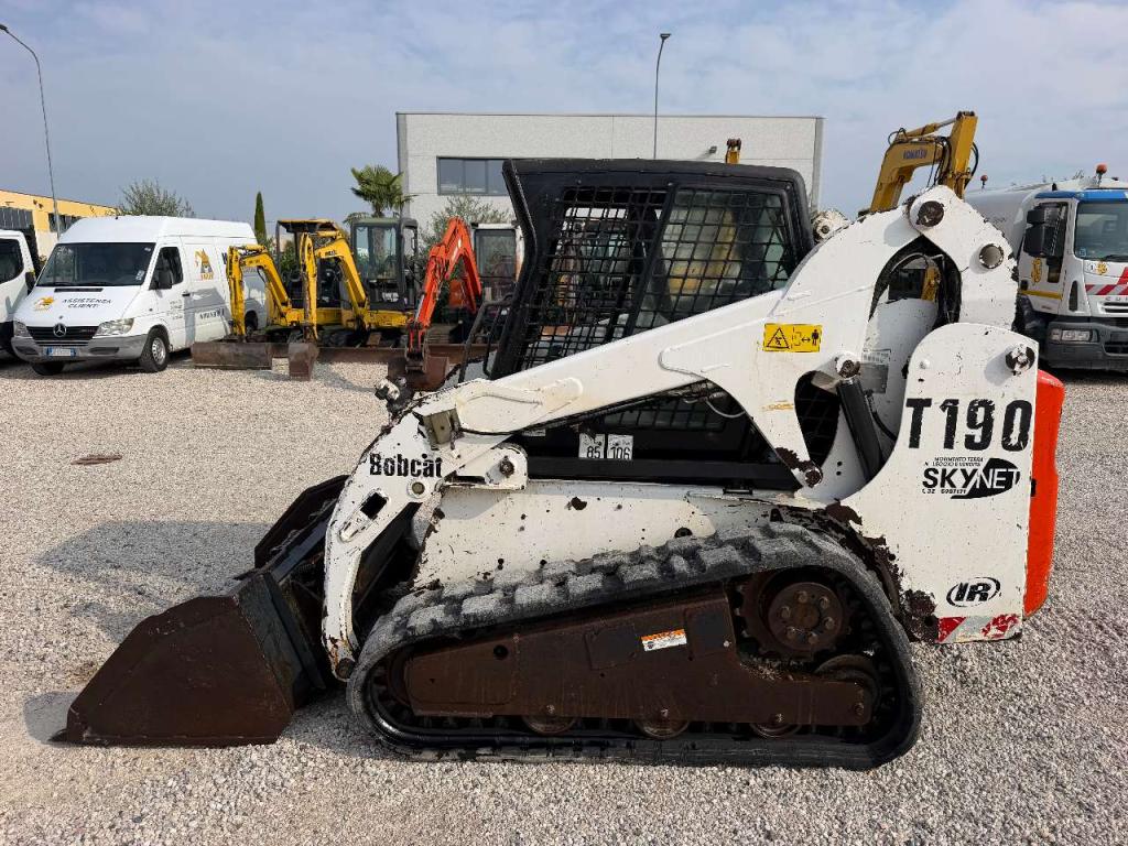 Bobcat T190 Photo 8