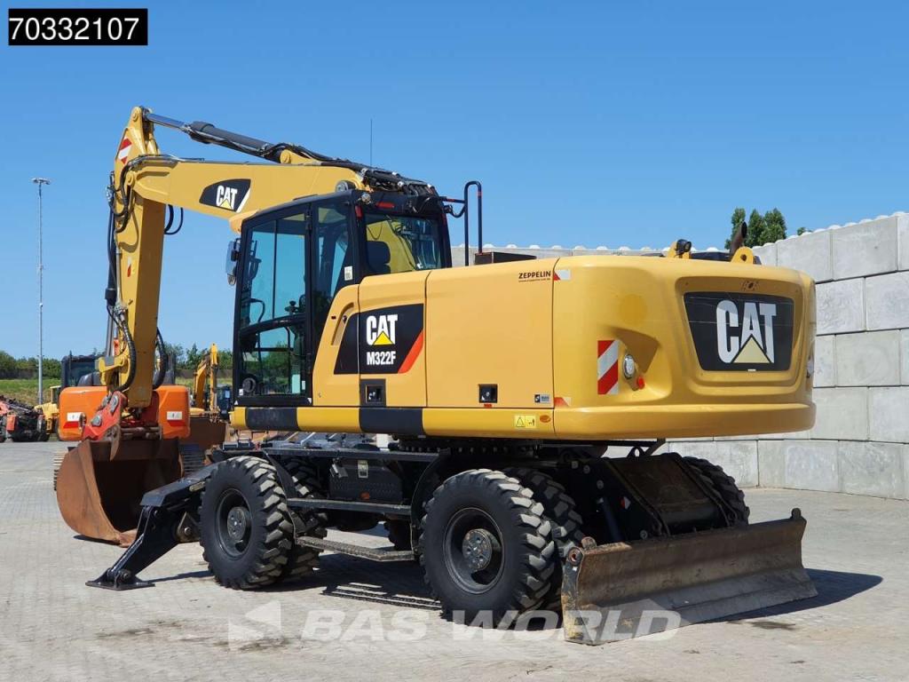 Caterpillar M322 F OUTRIGGERS + BLADE Photo 2
