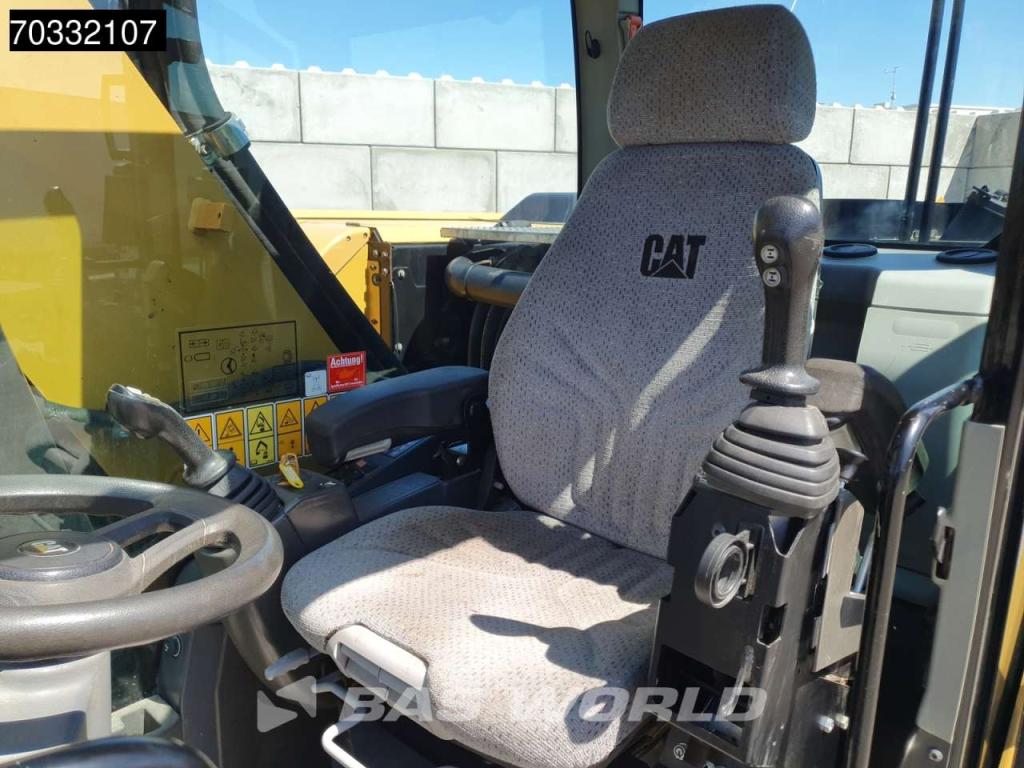Caterpillar M322 F OUTRIGGERS + BLADE Photo 29