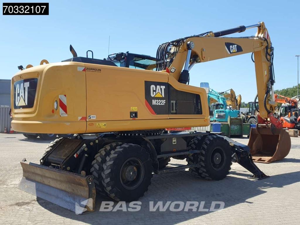 Caterpillar M322 F OUTRIGGERS + BLADE Photo 5