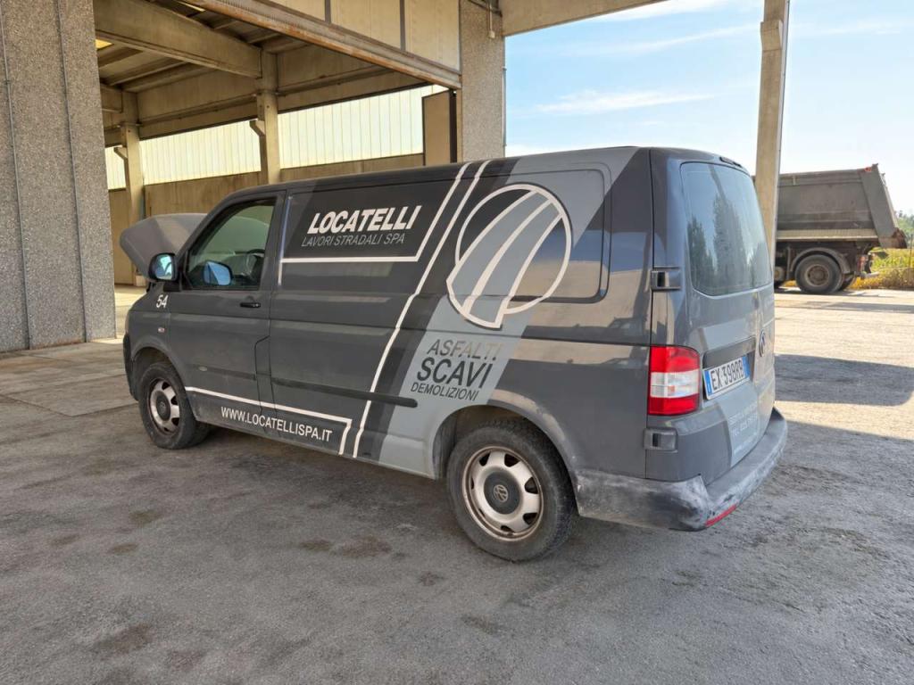 Volkswagen Transporter 4 Motion Photo 1