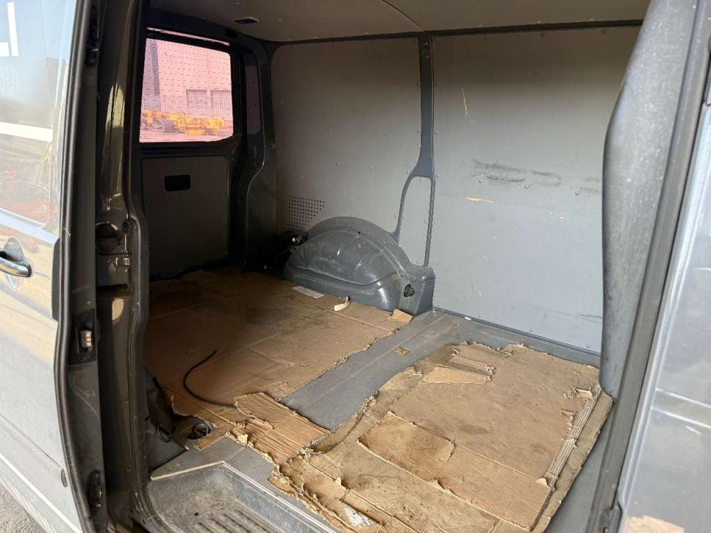 Volkswagen Transporter 4 Motion Photo 9