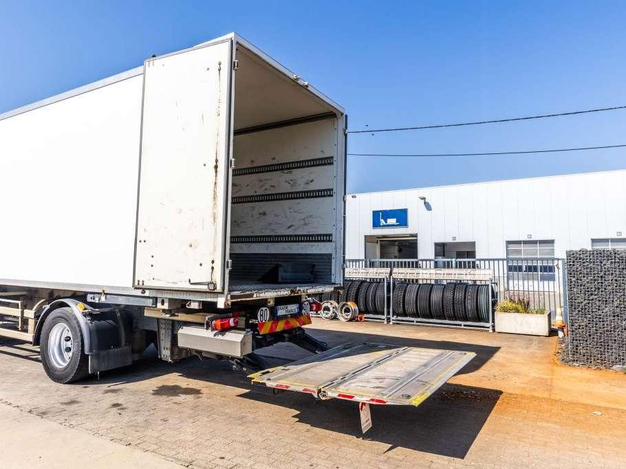 Renault D 320+HAYON BAR 2 T. Photo 13