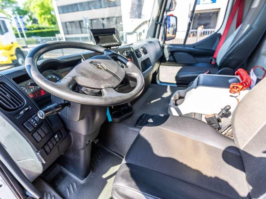Renault D 320+HAYON BAR 2 T. Photo 15