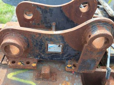 pin-on for 25-32 ton excavators Attachment plate en vente par Balavto