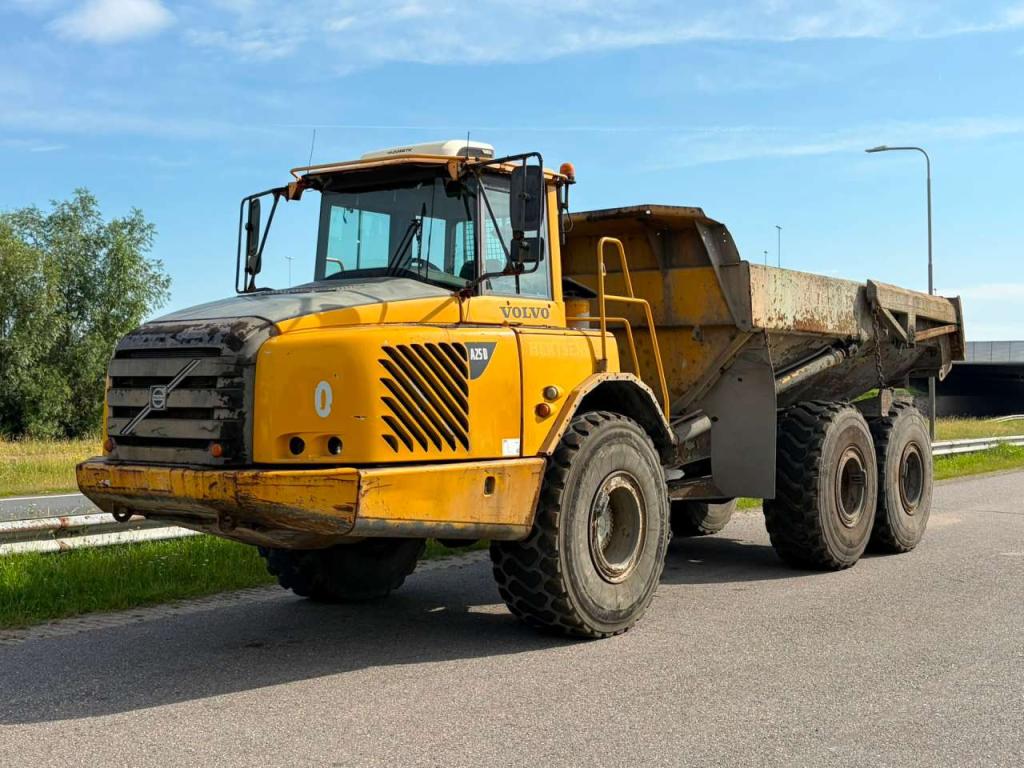 Volvo A25D Photo 1