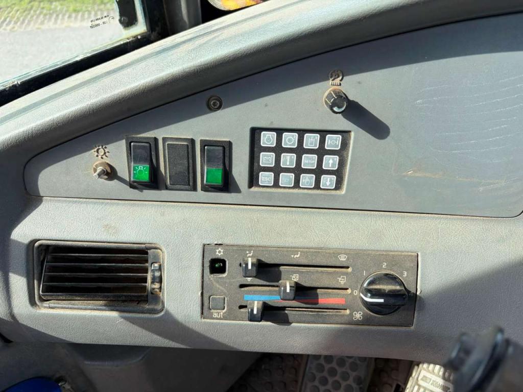 Volvo A25D Photo 19