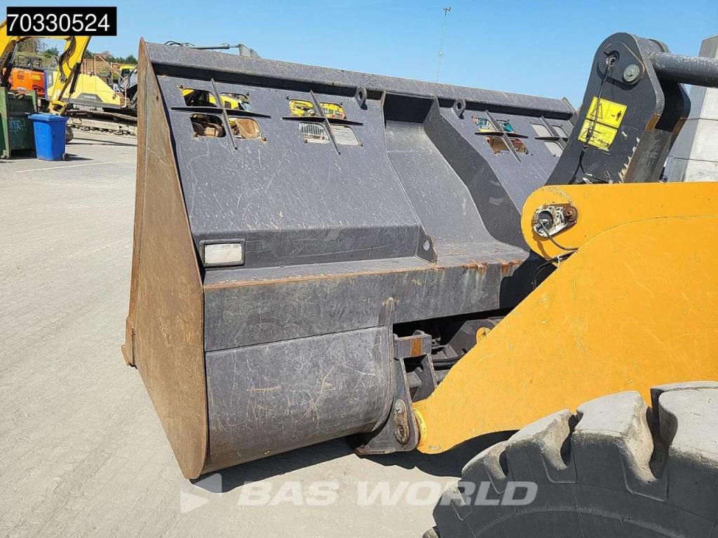 Case 921 G HIGH TIP BUCKET Photo 29
