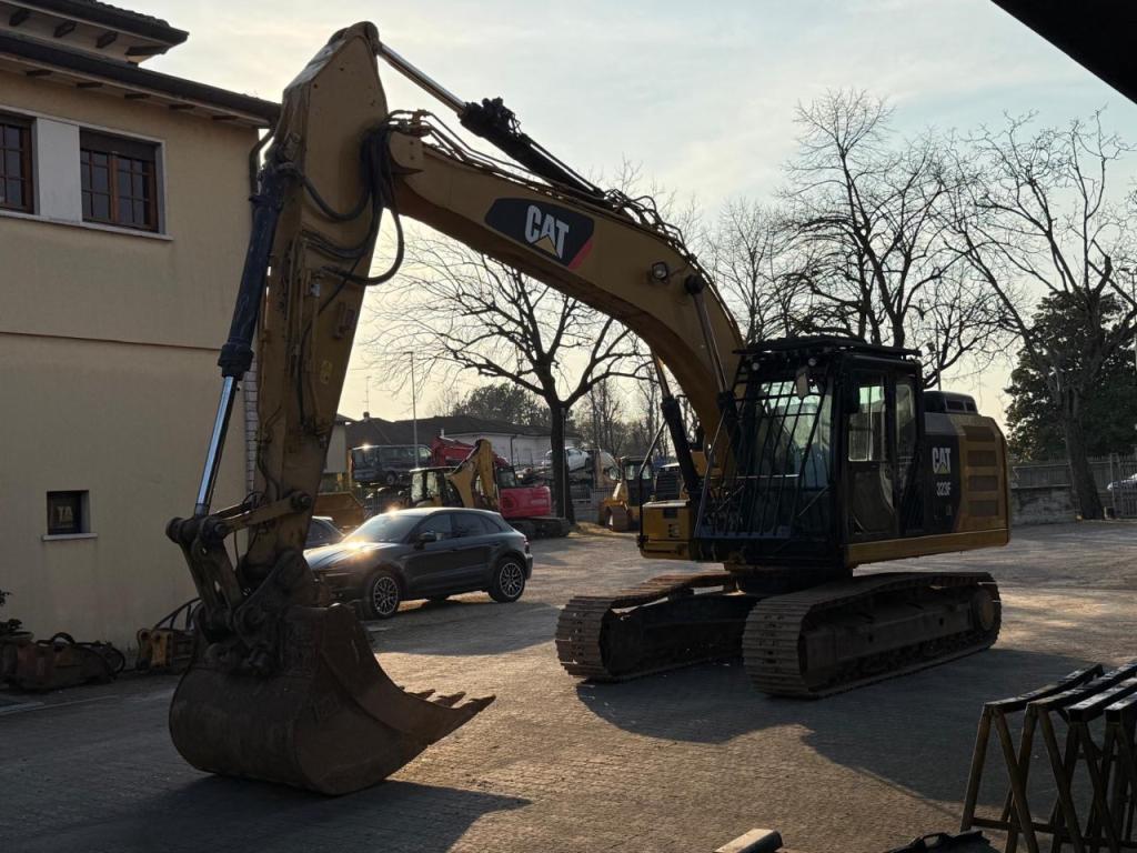 Caterpillar 323FLN Photo 4