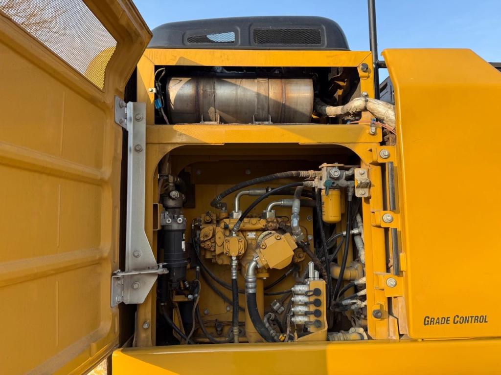 Caterpillar 323FLN Photo 6