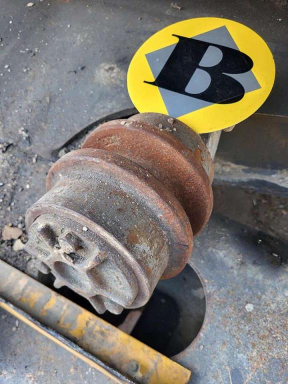 Volvo rollers 14573180 for Volvo excavators Photo 2