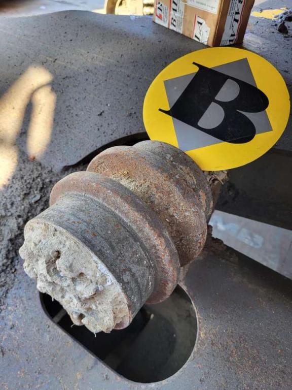 Volvo rollers 14573180 for Volvo excavators Photo 6
