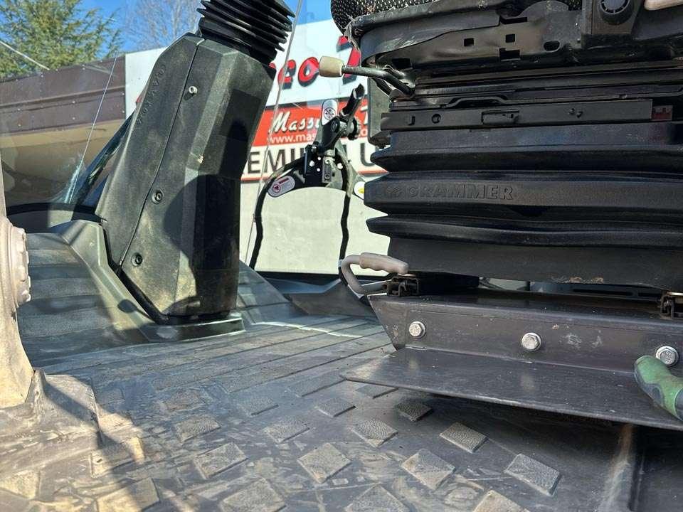 Volvo SD135B Photo 15
