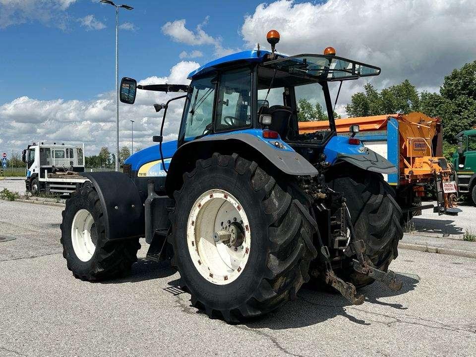 New Holland TM190 4X4 Photo 3