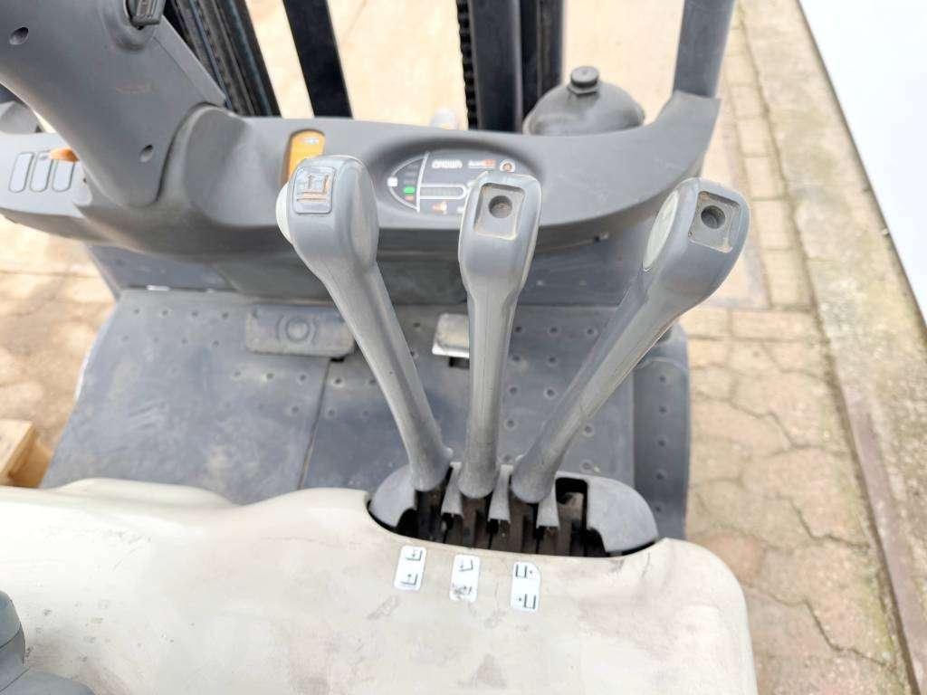 Crown SC4240-1.6 - Duplex / Side Shift / Full Electric Photo 9
