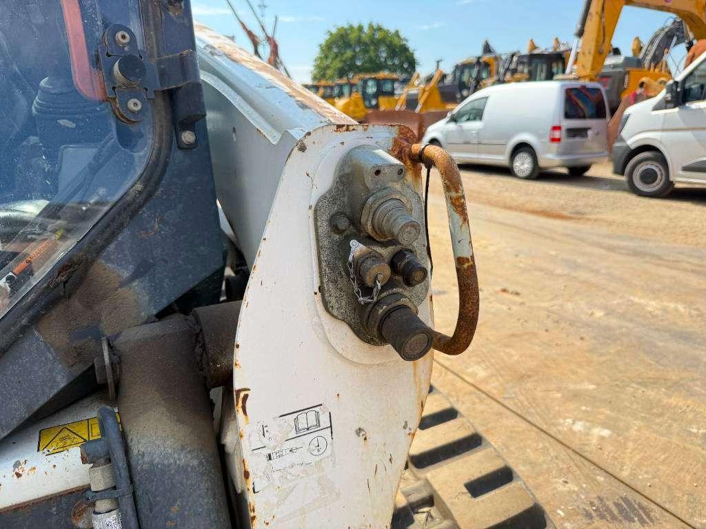 Bobcat T770 - Closed Cab / Quick Coupler Photo 16
