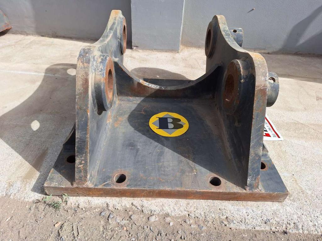 pin-on for 35-45 ton excavators Attachment plate Photo 8