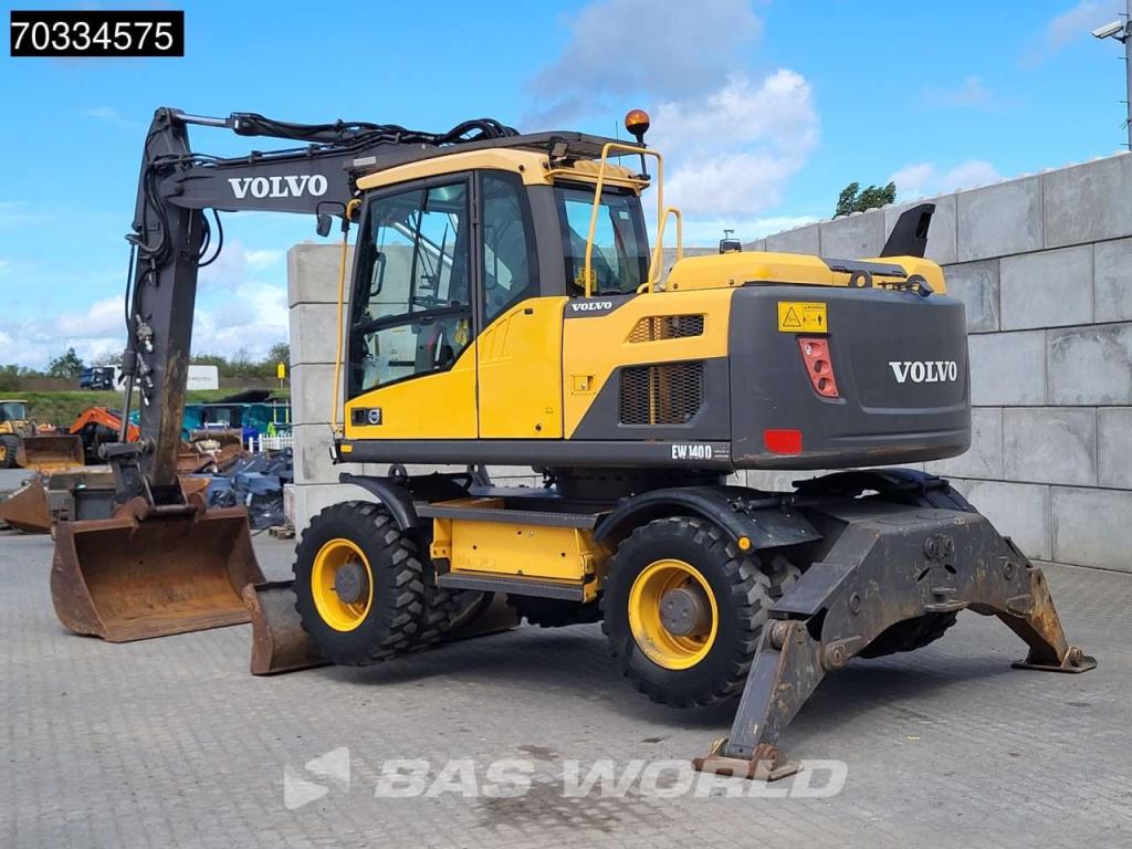 Volvo EW140 D Outriggers + Blade Photo 2