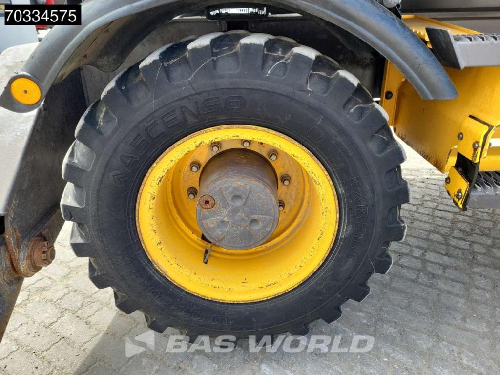 Volvo EW140 D Outriggers + Blade Photo 25