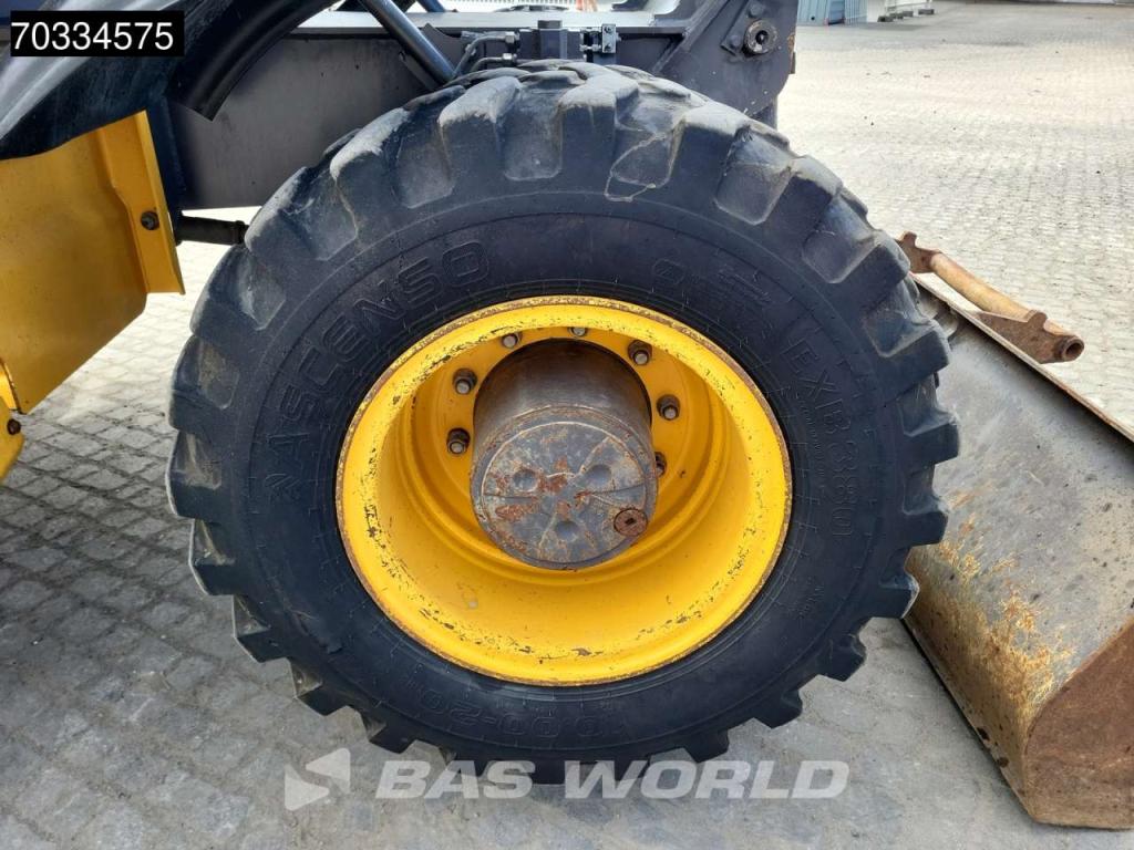 Volvo EW140 D Outriggers + Blade Photo 26