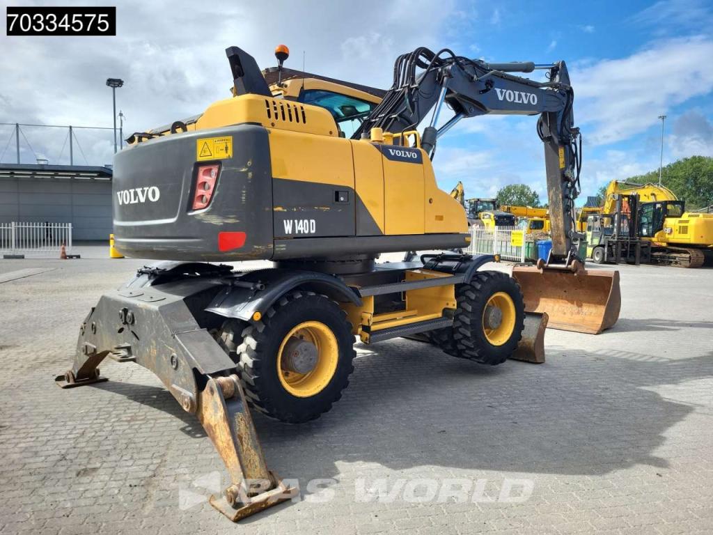 Volvo EW140 D Outriggers + Blade Photo 6
