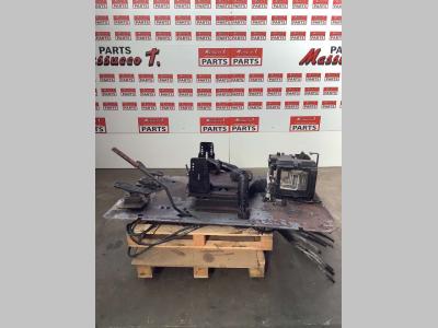 Base de cabine pour Hitachi ZX160LC en vente par Massucco T. Srl Area Ricambi