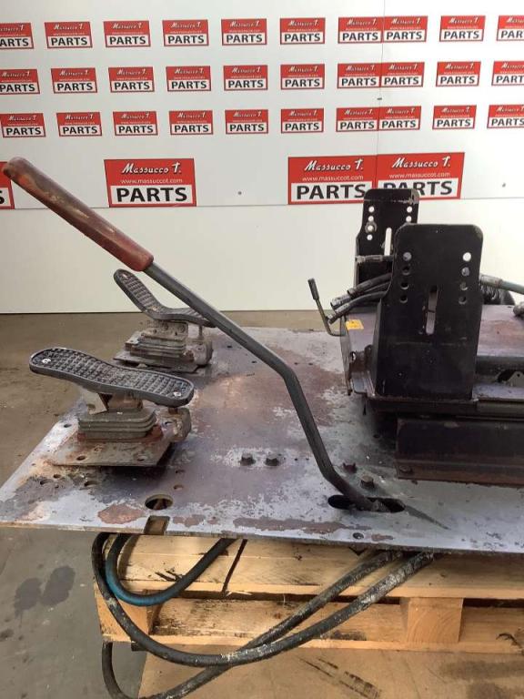 Base de cabine pour Hitachi ZX160LC Photo 2