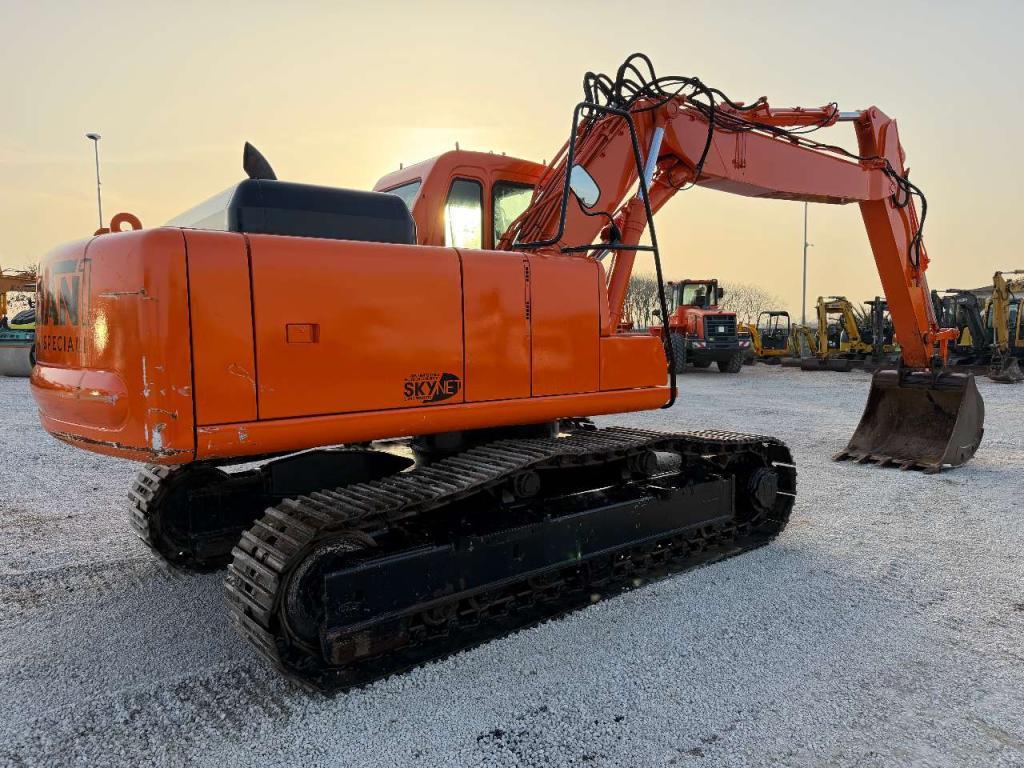Komatsu PC200EN-6K Photo 3