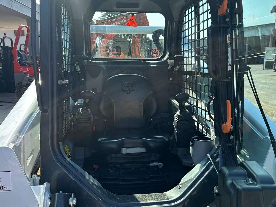 Bobcat T590 Photo 7
