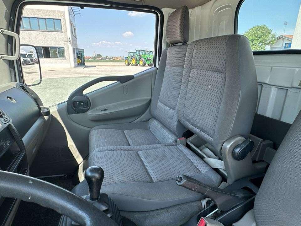Nissan 35.11 Multitel MX200 Photo 15