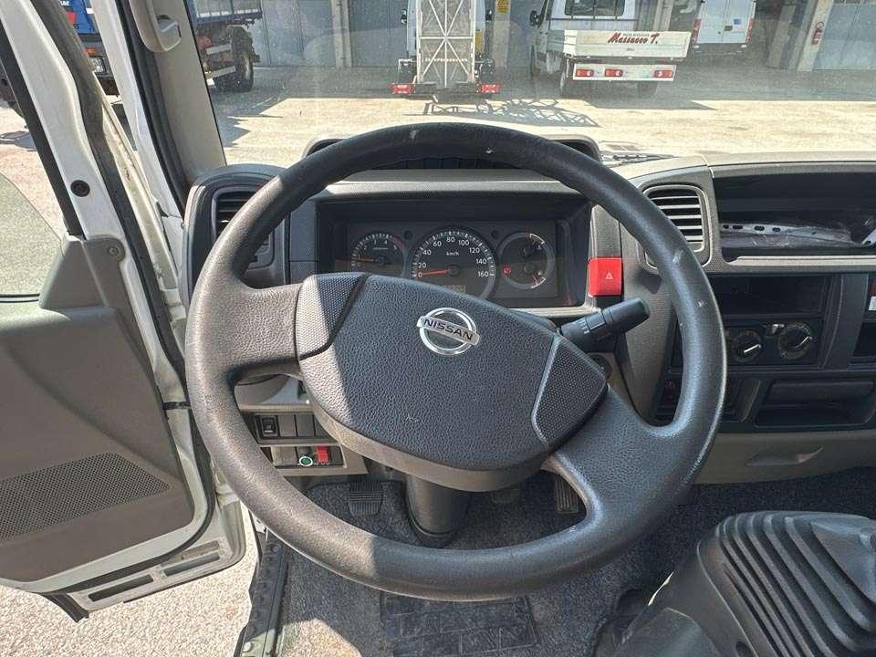 Nissan 35.11 Multitel MX200 Photo 16