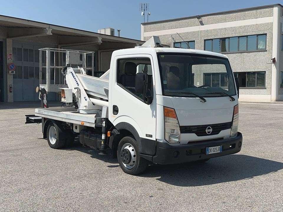 Nissan 35.11 Multitel MX200 Photo 17