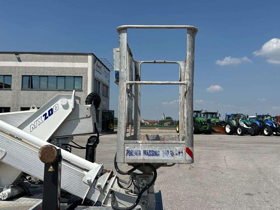 Nissan 35.11 Multitel MX200 Photo 8