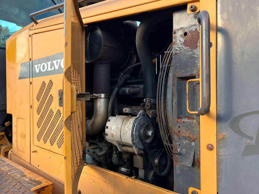 Volvo G740B - Good Working Condition / Multiple Units Photo 15