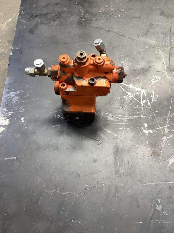 Vanne servopilotée pour Hitachi ZX 135-5 Photo 3