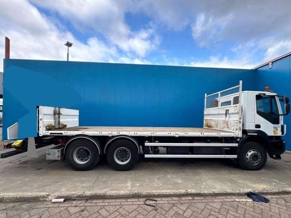Iveco TRAKKER AD 260T36 Photo 2