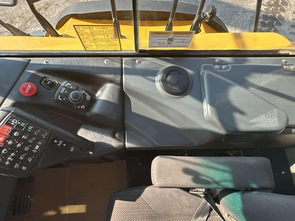 Bell B50E 6X6 Photo 14