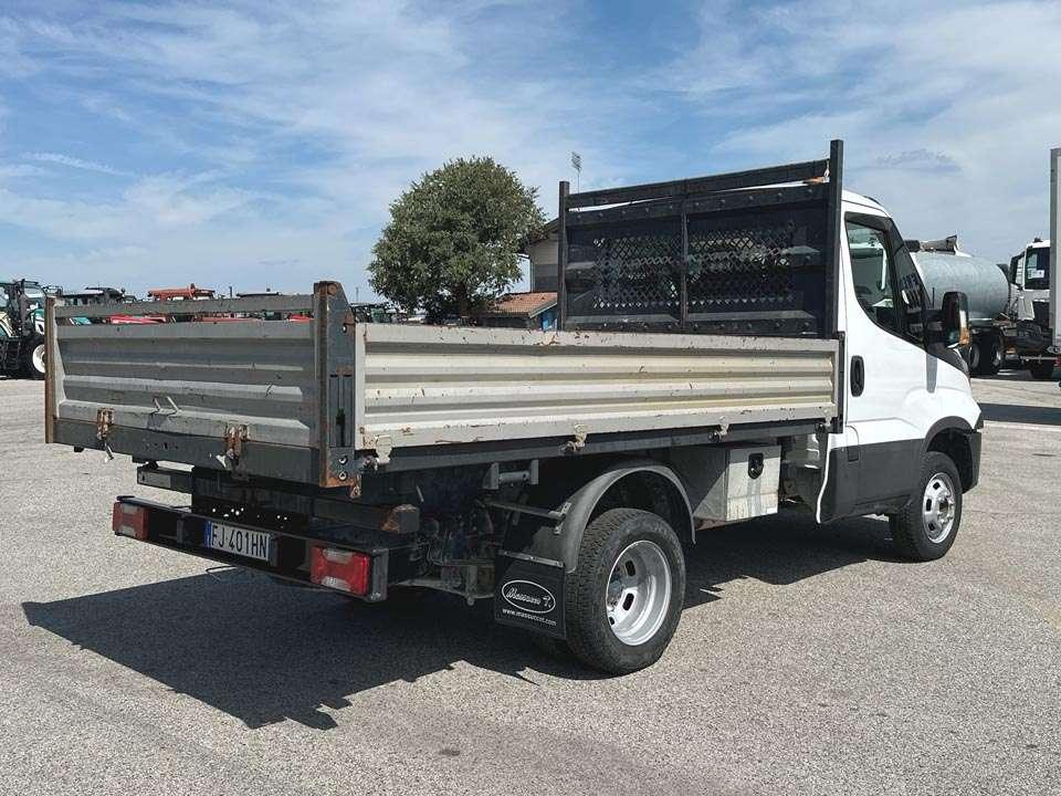Iveco DAILY 35-140 4x2 Photo 19