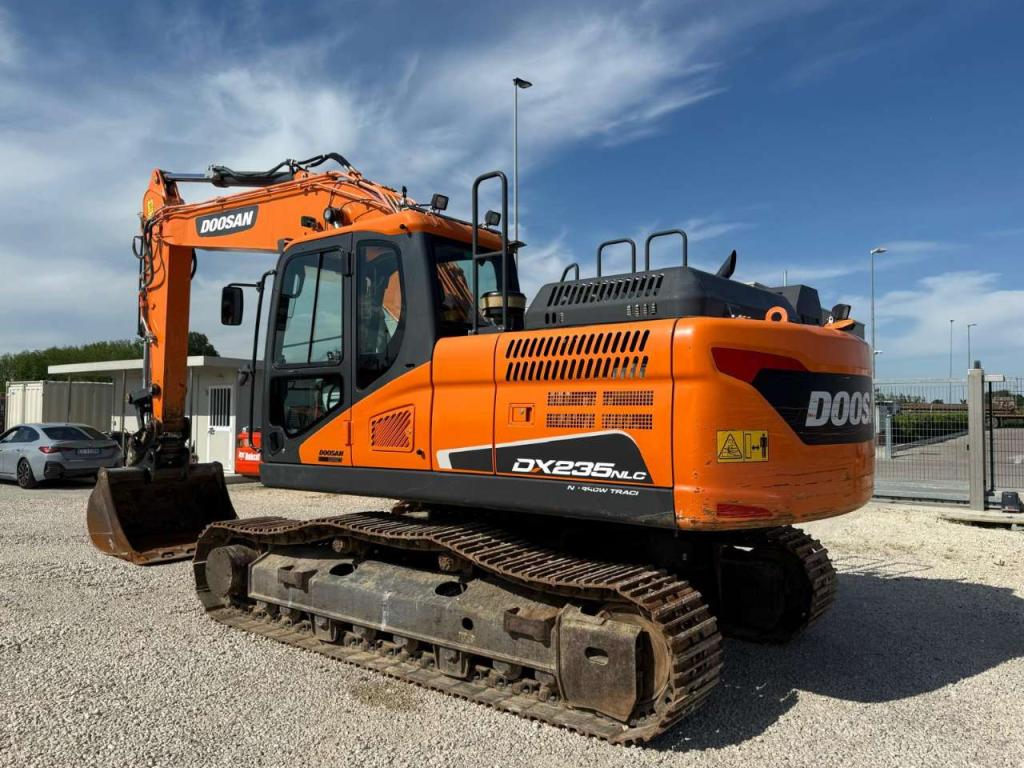 Doosan DX235NLC-5 Photo 3