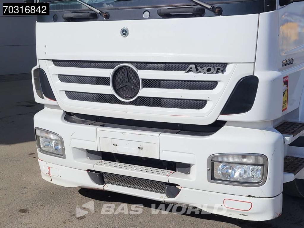 Mercedes-Benz Axor 1833 4X2 Photo 24