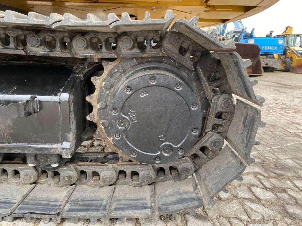 Caterpillar 323D3 Photo 12