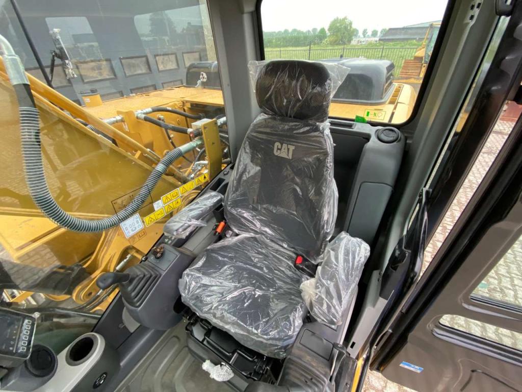 Caterpillar 323D3 Photo 18
