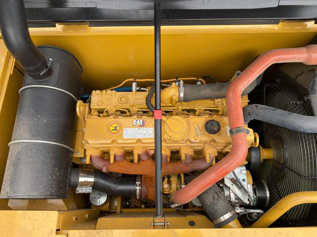 Caterpillar 323D3 Photo 23