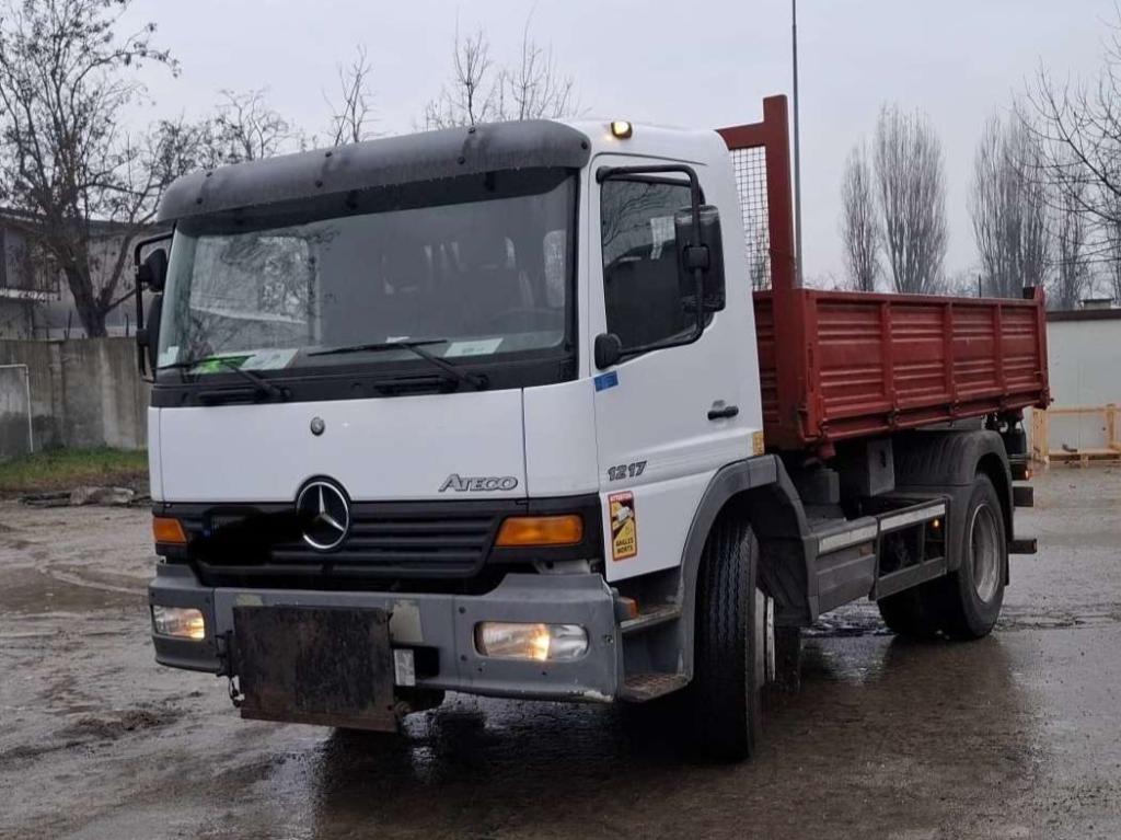 Mercedes-Benz Ateco 1217 Photo 2