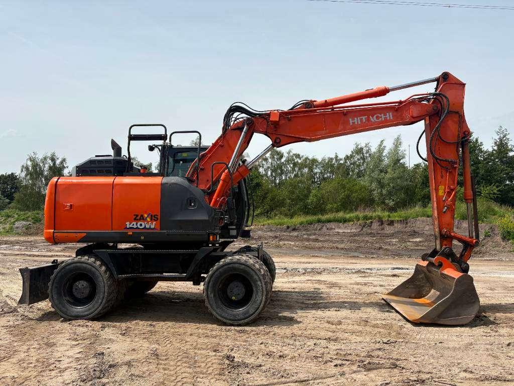 Hitachi ZX 140 W-6 (3 Pieces available) Photo 4