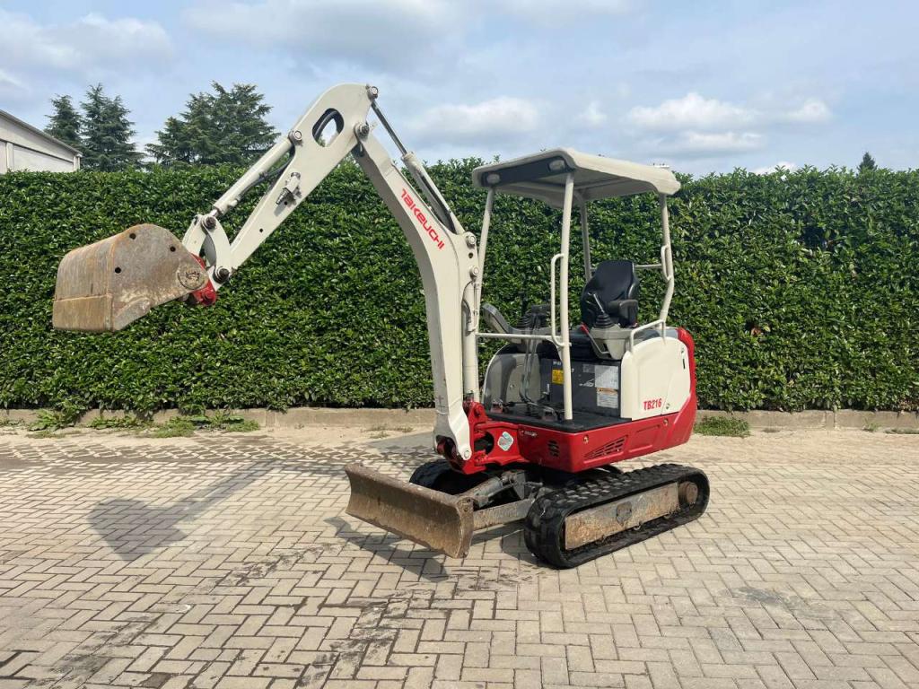 Takeuchi TB216 Photo 2