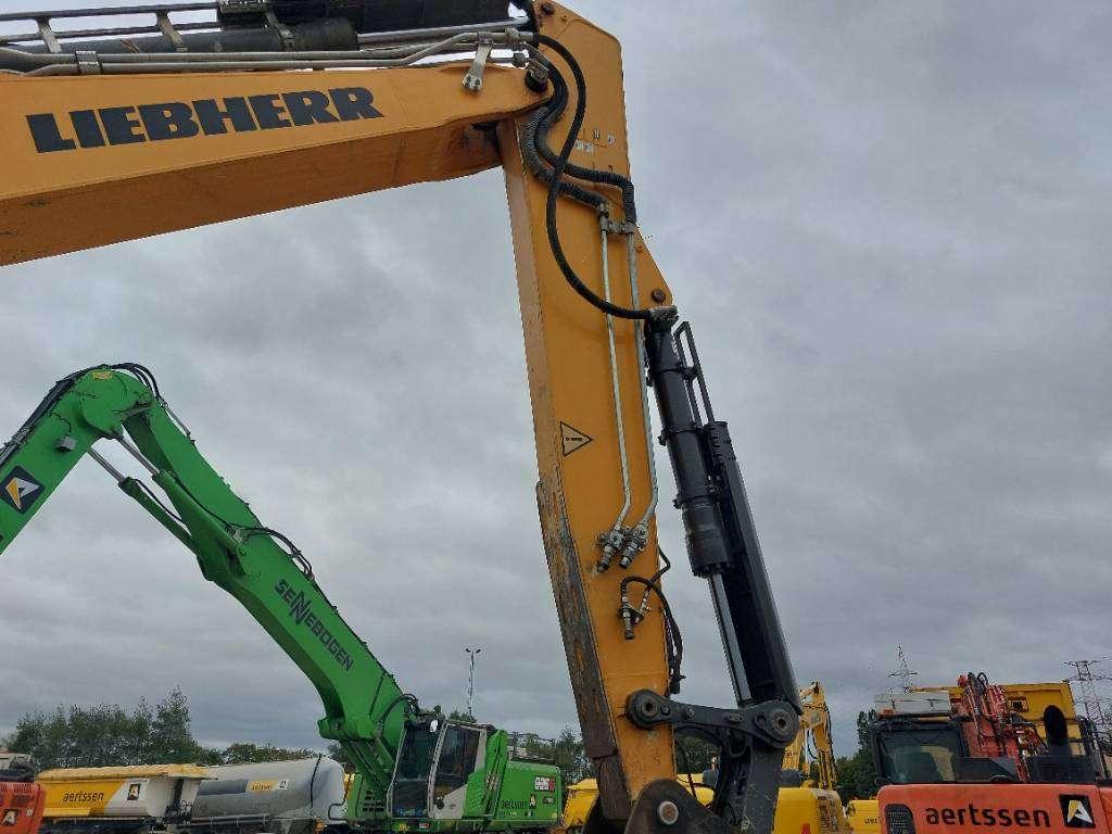 Liebherr R 936 LC Photo 18
