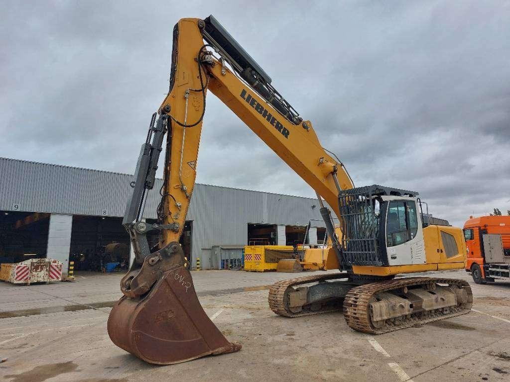 Liebherr R 936 LC Photo 2